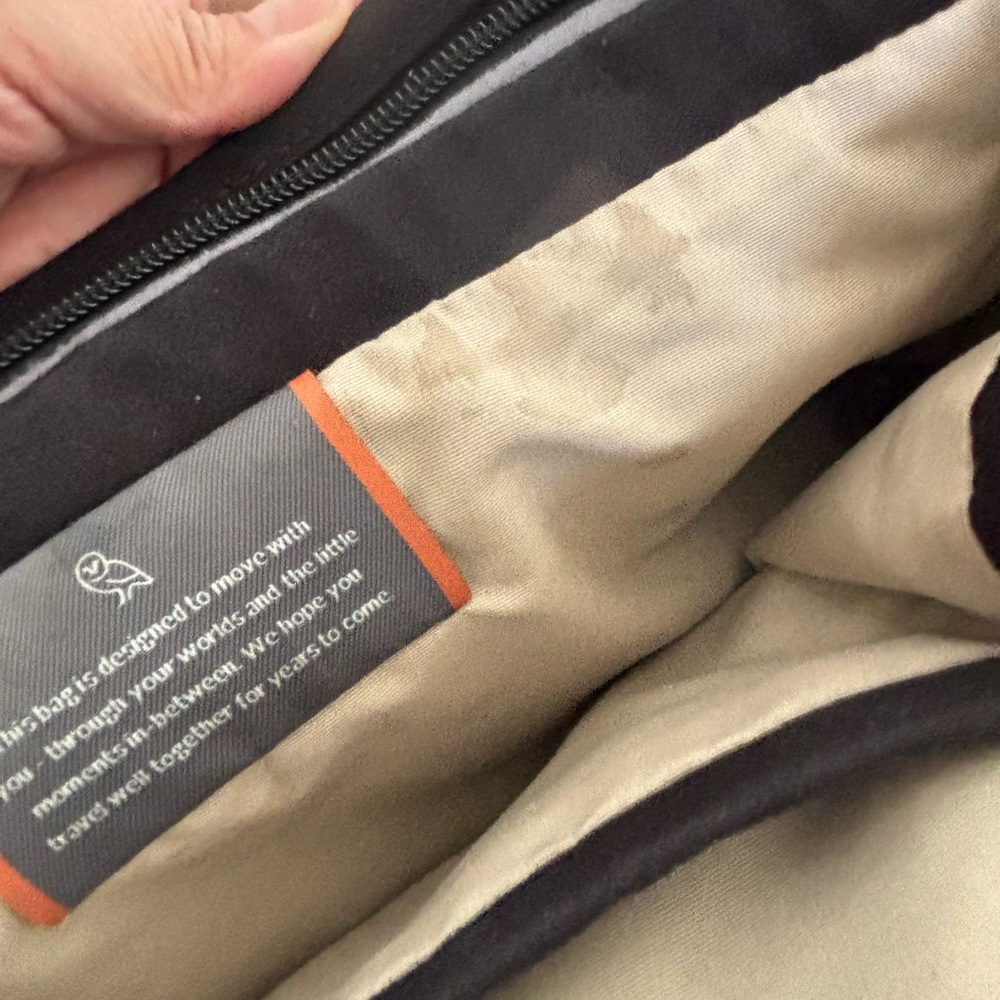 Bellroy Classic Black Tote Bag - Picture 5 of 7